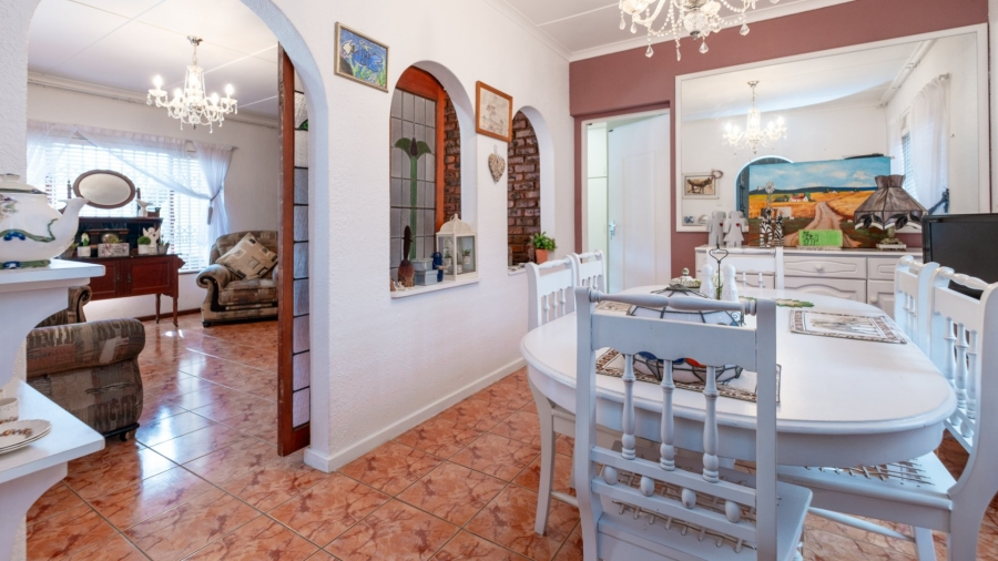 5 Bedroom Property for Sale in Denver Park Western Cape